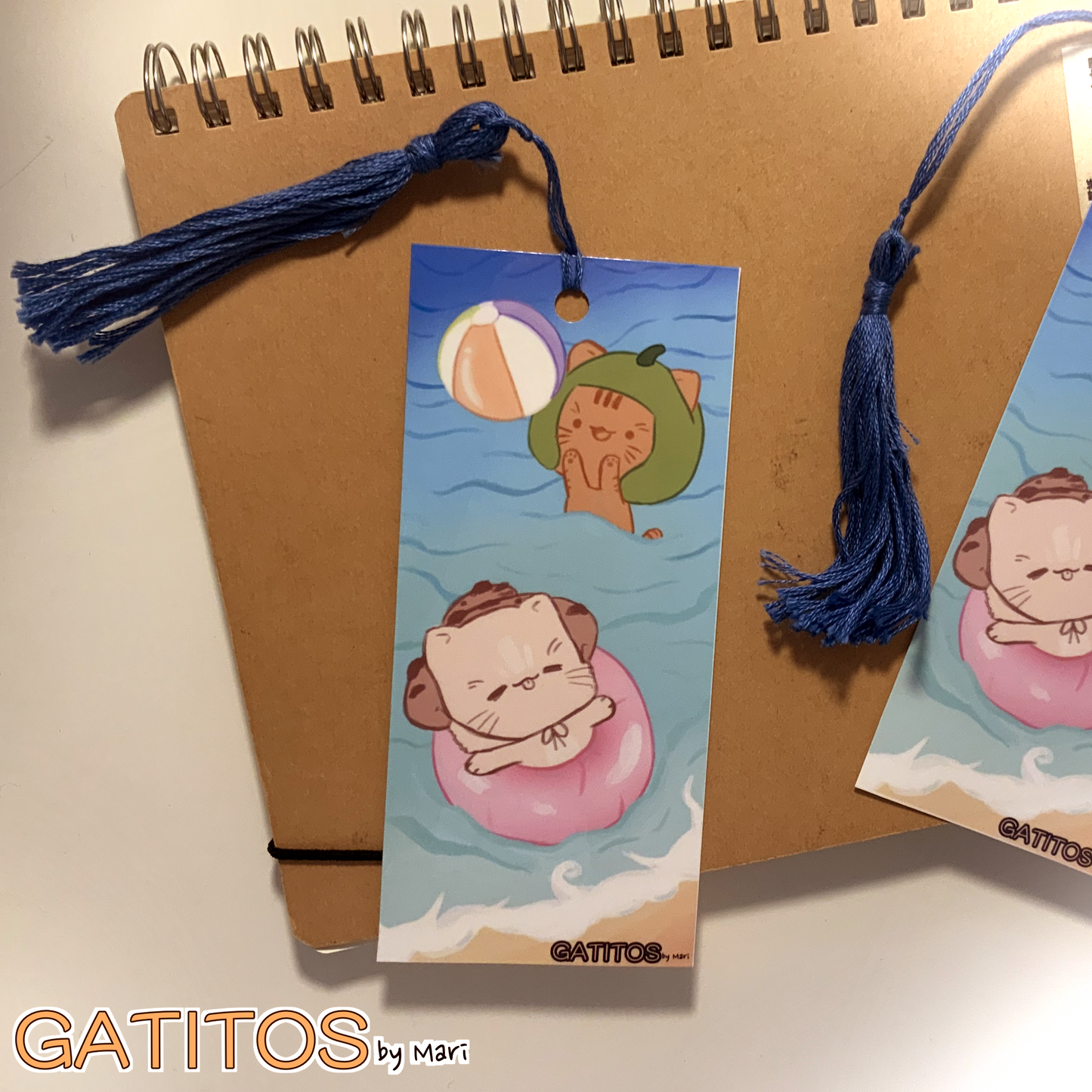 Marcapáginas con borla - Verano - Galletita y Kenepa - Gatitos by Mari - Brillo Una Cara